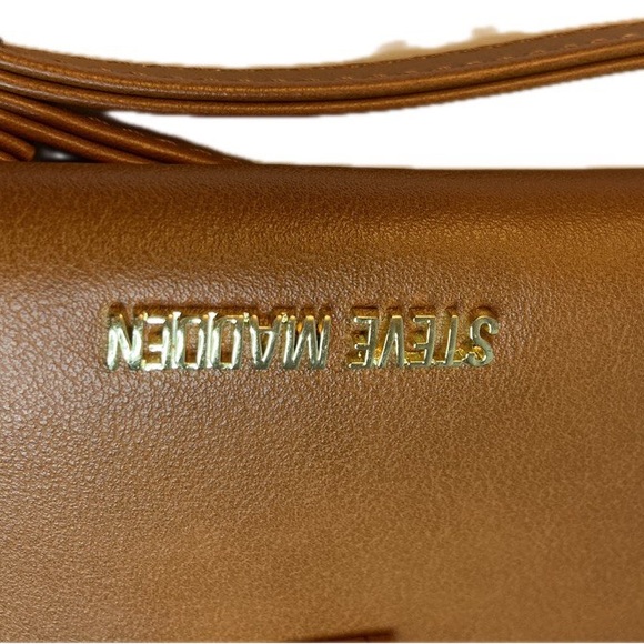 Brand new Steve Madden Caramel Wristlet Card Wallet with extra card holder - Picture 8 of 8